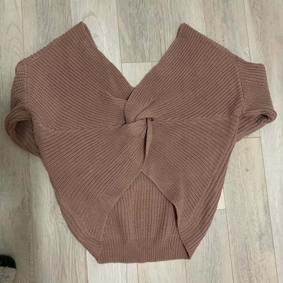 Pink Knot sweater - Picture 2 of 2